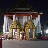 Photo taken at Wat Taling Chan by Jirapatr S. on 3/1/2018