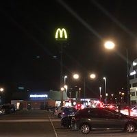 รูปภาพถ่ายที่ McDonald&amp;#39;s โดย Peter H. เมื่อ 10/7/2022