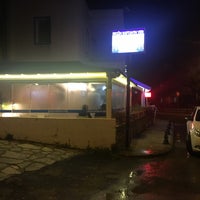 Photo taken at Ergün Kaptan Pizzeria by Zafer D. on 2/16/2018