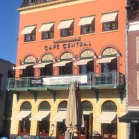Foto tirada no(a) Café Restaurant Central por Olli em 9/2/2019