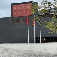 Foto diambil di Palacio de Congresos y Auditorio - Baluarte oleh Alberto R. pada 4/6/2021