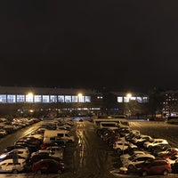 Photo taken at Töölön kisahallin pysäköintialue by Roman P. on 12/1/2017