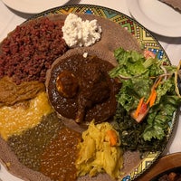 Снимок сделан в Blue Nile Ethiopian Restaurant пользователем Treyci 1/7/2023