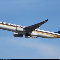 Photo taken at SQ978 SIN-BKK / Singapore Airlines by Chinaphong K. on 11/5/2018