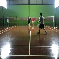 Photo taken at Ruammitr Badminton by Chinaphong K. on 2/6/2018