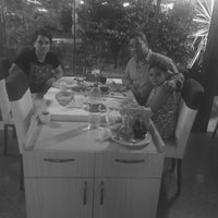 Foto tirada no(a) Kolcuoğlu Restaurant por Veysi em 7/5/2016