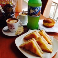 Foto tirada no(a) Calhau Padaria &amp;amp; Pastelaria por Arthur von Mandel em 4/27/2017