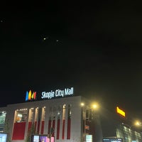 Foto tirada no(a) Skopje City Mall por Samy I. em 11/21/2022