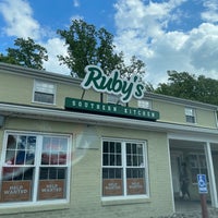 Photo taken at Ruby&amp;#39;s Southern Comfort Kitchen by Daxx D. on 5/19/2022