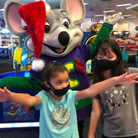 Photo taken at Chuck E. Cheese by Bailey 💕 W. on 11/13/2021