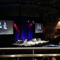 รูปภาพถ่ายที่ Sydney Convention &amp;amp; Exhibition Centre โดย Sabrina M. เมื่อ 5/11/2013