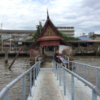 Photo taken at ท่าเรือวัดเศวตรฉัตร (Wat Sawetachat Pier) S1 by Valaiphorn L. on 1/3/2017