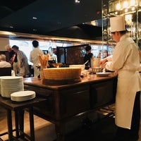 Foto tirada no(a) Tables Grill por khunnad em 10/21/2018