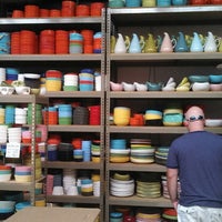 5/4/2013にTerry W.がBauer Pottery Showroomで撮った写真