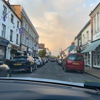 Photo taken at Molesey by ANAS 🇸🇦 on 4/30/2021