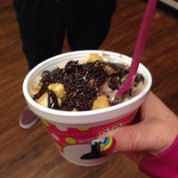 Photo taken at sweetFrog Premium Frozen Yogurt by Theresa M. on 3/4/2015