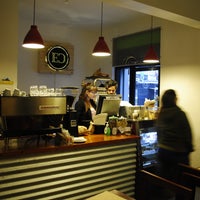 8/15/2013 tarihinde Espresso Capitale Coffee Shopziyaretçi tarafından Espresso Capitale Coffee Shop'de çekilen fotoğraf