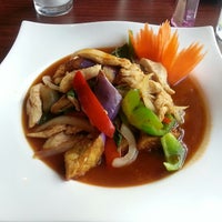 Das Foto wurde bei Rice Thai Authentic Thai &amp; Sushi Bar von Evanya S. am 5/17/2014 aufgenommen