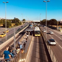 Photo taken at Altunizade Metrobüs Durağı by Okay 🇹🇷 E. on 6/30/2021