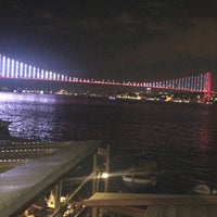 Foto tirada no(a) Çengelköy İskele Restaurant por Hande U. em 5/31/2017