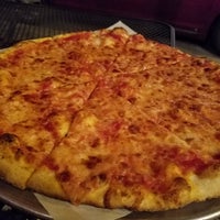Das Foto wurde bei Luigi&amp;#39;s Pizza Fresca von Rocky C. am 7/21/2018 aufgenommen