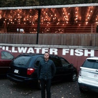 Foto scattata a Stillwater Fish House da Sabrina G. il 10/12/2014