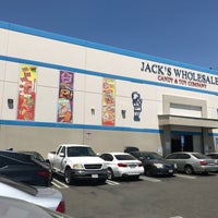 Das Foto wurde bei Jack&amp;#39;s Wholesale Candy &amp;amp; Toy von pinguino k. am 6/18/2018 aufgenommen
