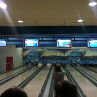 Photo taken at Pozitiv Bowling by Maxim on 1/11/2013