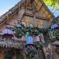 Photo taken at Walt Disney&amp;#39;s Enchanted Tiki Room by Lisa H. on 1/31/2023