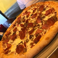7/29/2018 tarihinde Carla G.ziyaretçi tarafından Savage Pizza'de çekilen fotoğraf