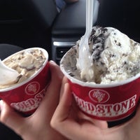 Photo taken at Cold Stone Creamery by Y Y. on 6/8/2014