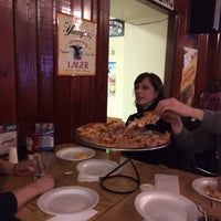 Das Foto wurde bei Genoa Pizza and Bar von Krissi H. am 4/18/2014 aufgenommen