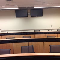 รูปภาพถ่ายที่ Eberly Hall at Cal U โดย Sohail K. เมื่อ 10/3/2012