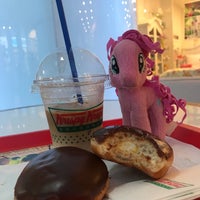 Photo taken at Krispy Kreme by Gözde ✨. on 9/12/2017