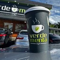 Foto tirada no(a) Verde Menta Café por Felix G. em 11/9/2023
