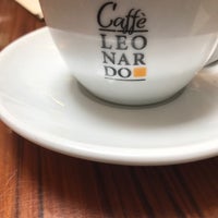 Das Foto wurde bei Gran Caffè Leonardo von Konstantin B. am 7/20/2019 aufgenommen