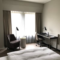 Photo taken at Hotel Nikko Düsseldorf by Konstantin B. on 2/18/2018