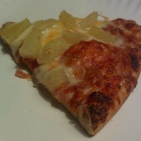รูปภาพถ่ายที่ Rusty&amp;#39;s Pizza Parlor โดย robin n. เมื่อ 2/27/2012
