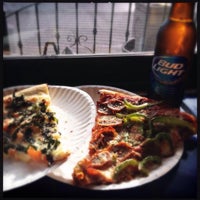 1/23/2014にJosh C.がNY&amp;#39;s Upper Crust Pizzaで撮った写真