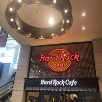 Photo taken at Hard Rock Cafe by Shimipe on 12/9/2023