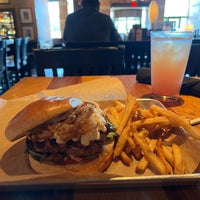 Photo taken at BJ&amp;#39;s Restaurant &amp;amp; Brewhouse by Saif Fayah A. on 7/3/2022