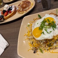 รูปภาพถ่ายที่ Snooze, an A.M. Eatery โดย A.A.A เมื่อ 7/21/2022