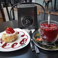 Photo taken at Coffeeshop Company II by Nick G. on 5/28/2019