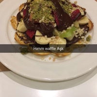 รูปภาพถ่ายที่ Vanilin Waffle &amp;amp; Coffee Shop โดย HaKaN Ç. เมื่อ 3/27/2016
