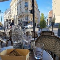 Foto tirada no(a) Le Café de La Poste por Diana C. em 10/4/2022