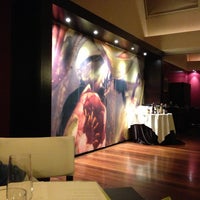 Das Foto wurde bei Sophia&amp;#39;s Restaurant von Marco B. am 4/12/2013 aufgenommen