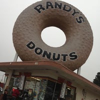 Photo taken at Randy&amp;#39;s Donuts by Carolina Natalie M. on 4/29/2013