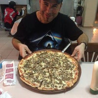 Photo taken at Yalçın Pizza by Cengiz Şerbetçi on 12/5/2014