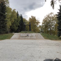 Photo taken at Мемориал «Скорбящие матери» by Виктор К. on 10/7/2017