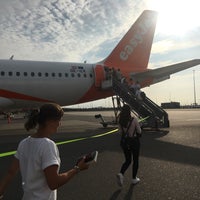 Photo taken at Gate M1 by Douwe d. on 7/20/2018